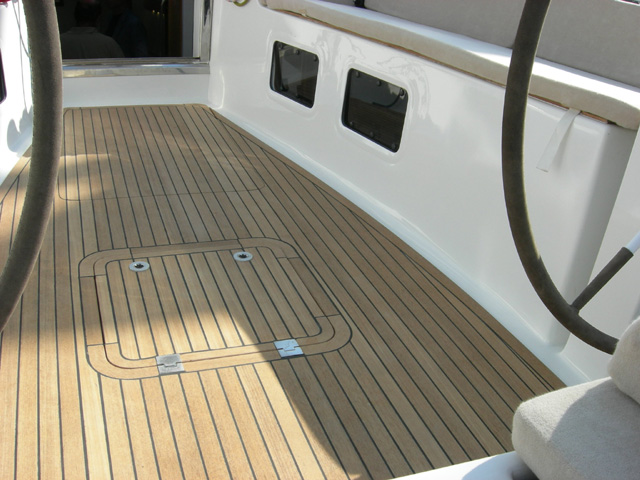 [Immagine: 201213110522_Yachting Network pozzetto c...h deck.jpg]